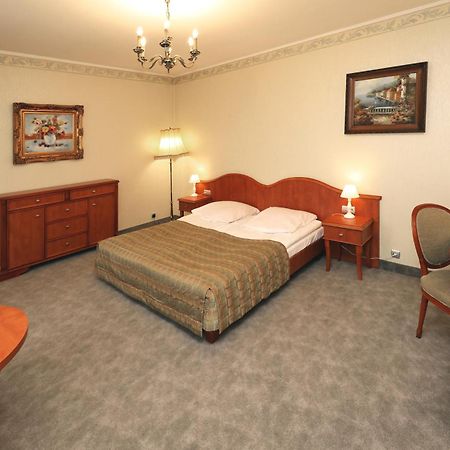 Bialy Dom Henlex Hotel Restauracja Poznaň Exteriér fotografie