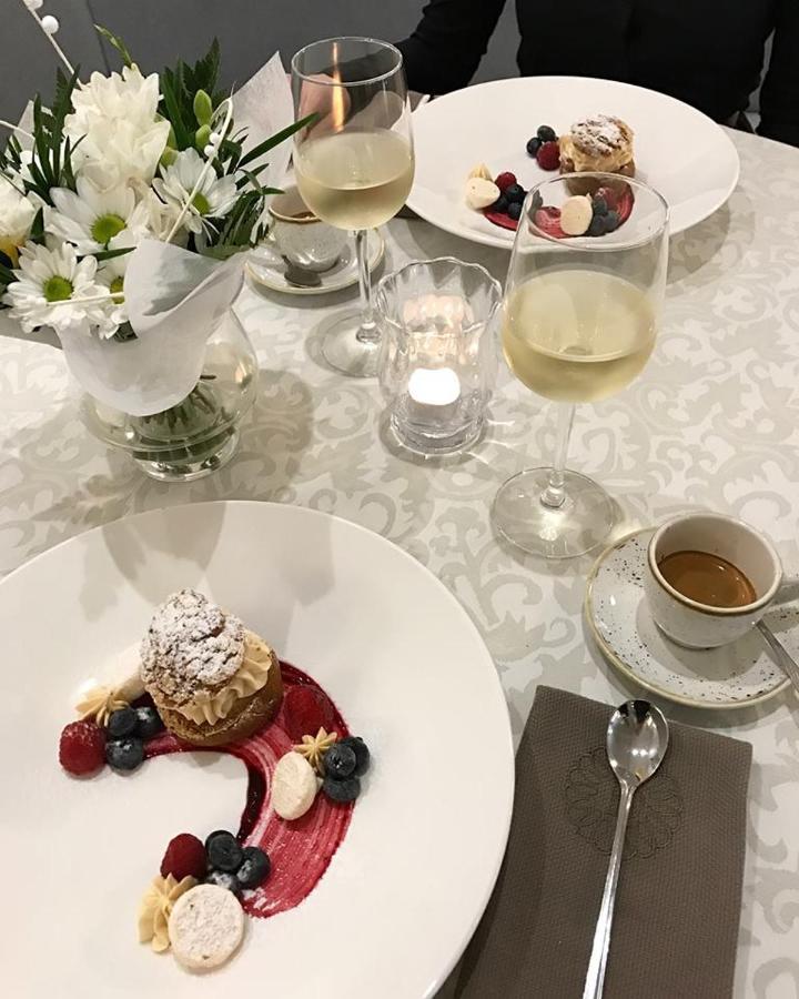 Bialy Dom Henlex Hotel Restauracja Poznaň Exteriér fotografie