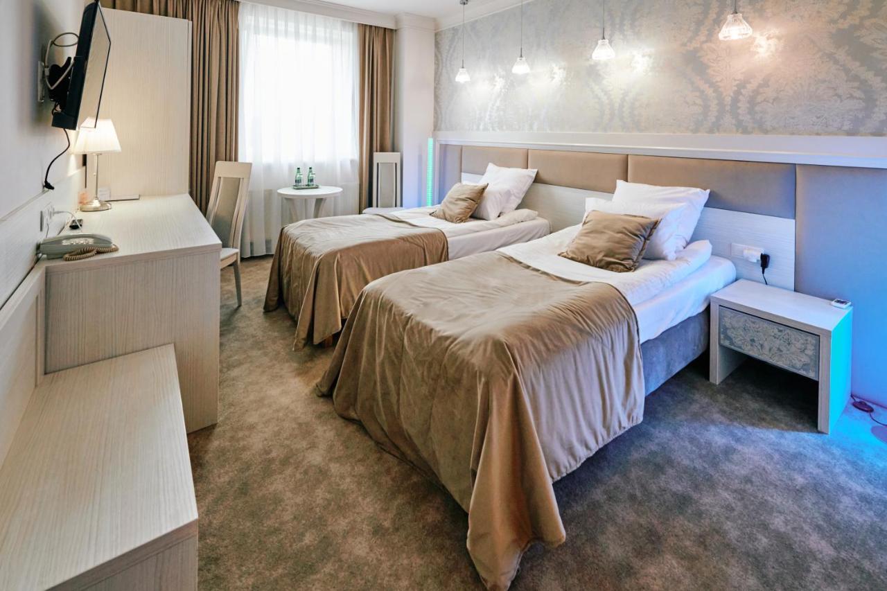 Bialy Dom Henlex Hotel Restauracja Poznaň Exteriér fotografie