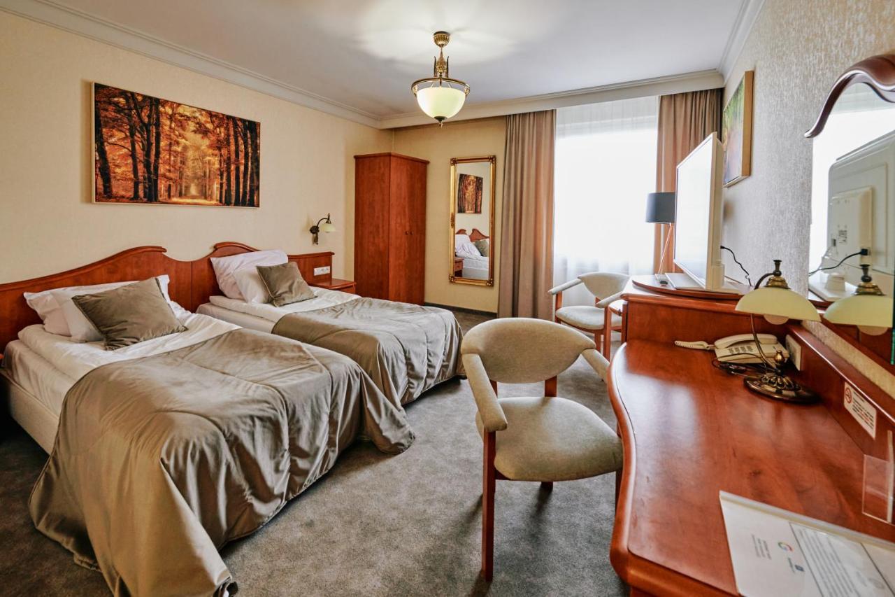 Bialy Dom Henlex Hotel Restauracja Poznaň Exteriér fotografie