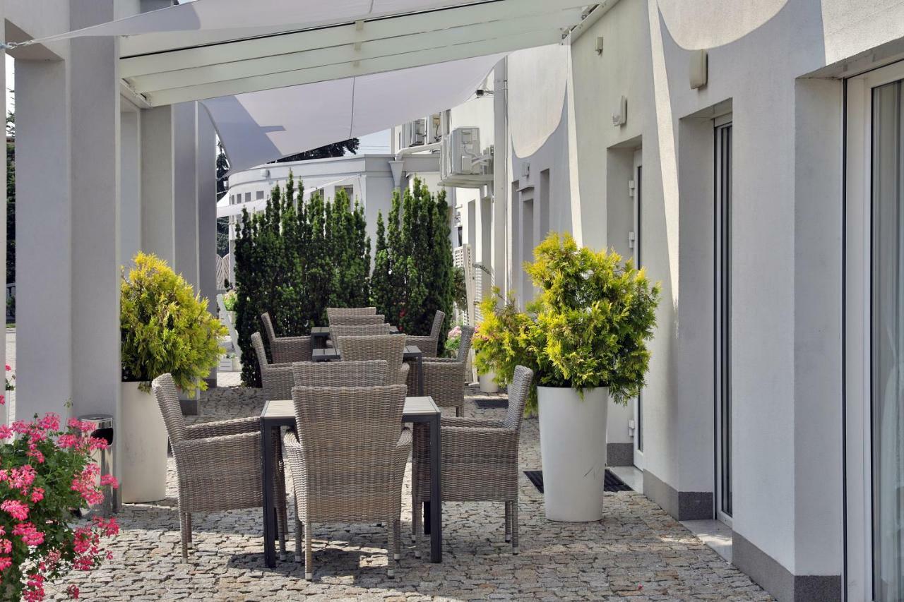 Bialy Dom Henlex Hotel Restauracja Poznaň Exteriér fotografie
